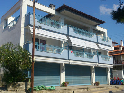 6 blue_house_1