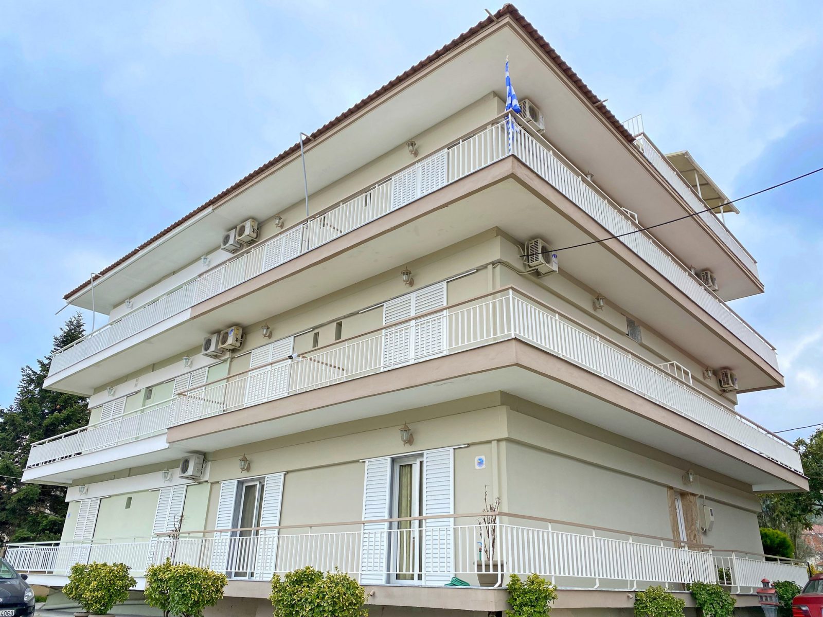 4 Vila-Mihalis-Holiday-2